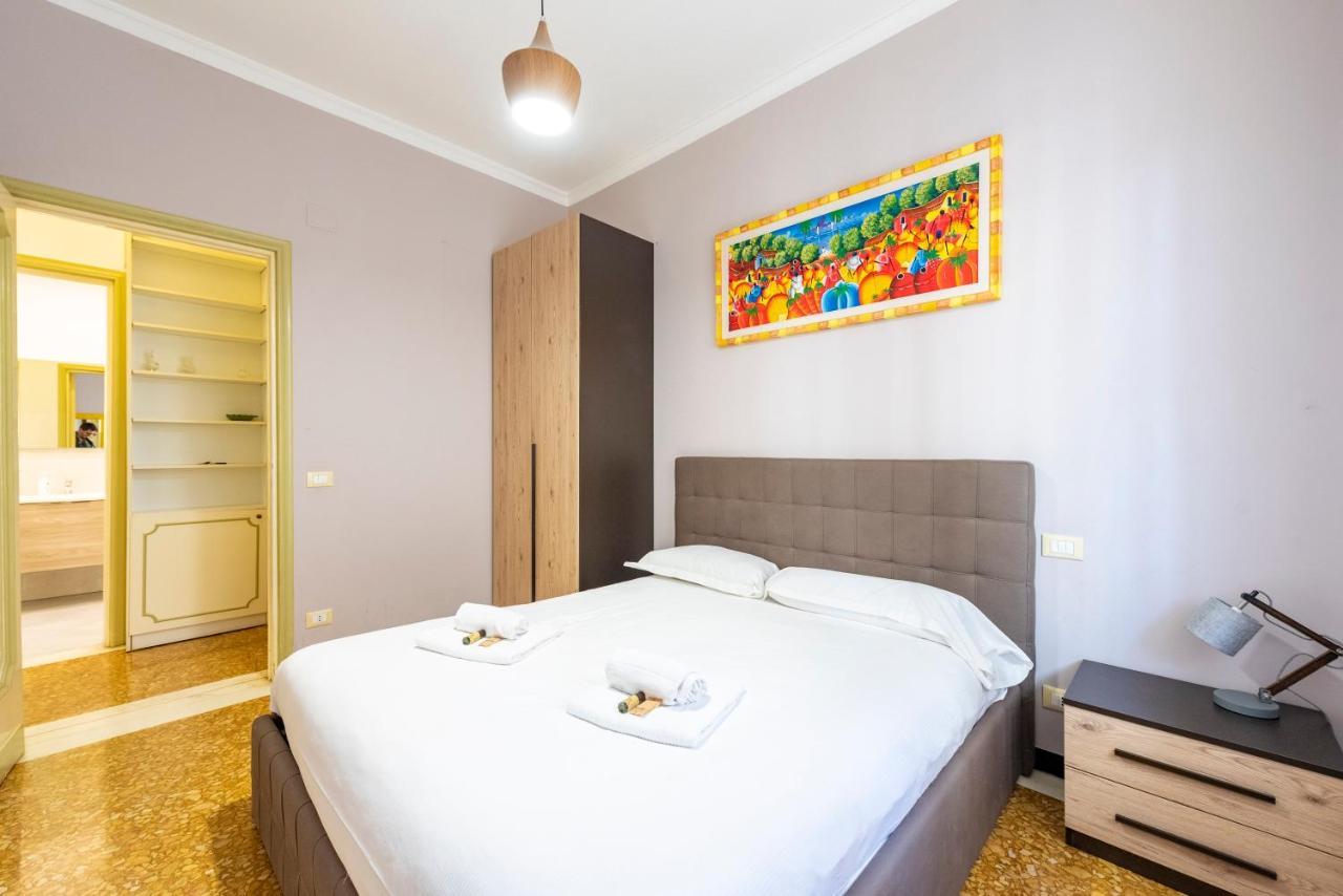 Ferienwohnung Joivy Cute Flat With Terrace Genua Exterior foto