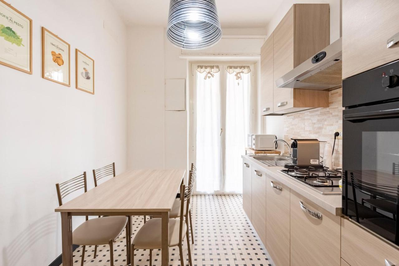 Ferienwohnung Joivy Cute Flat With Terrace Genua Exterior foto