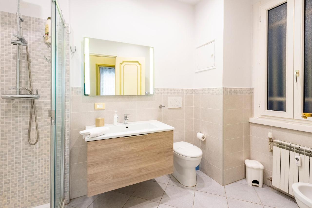Ferienwohnung Joivy Cute Flat With Terrace Genua Exterior foto
